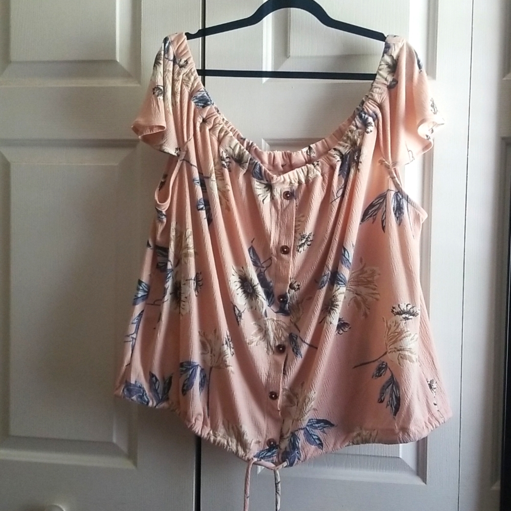 Maurices top